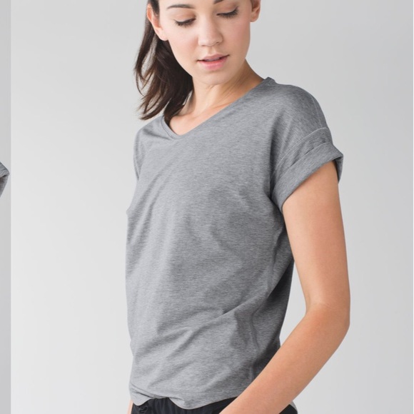 lululemon athletica Tops - 🍋 Lululemon Weekend Short Sleeve tee Sz. 6